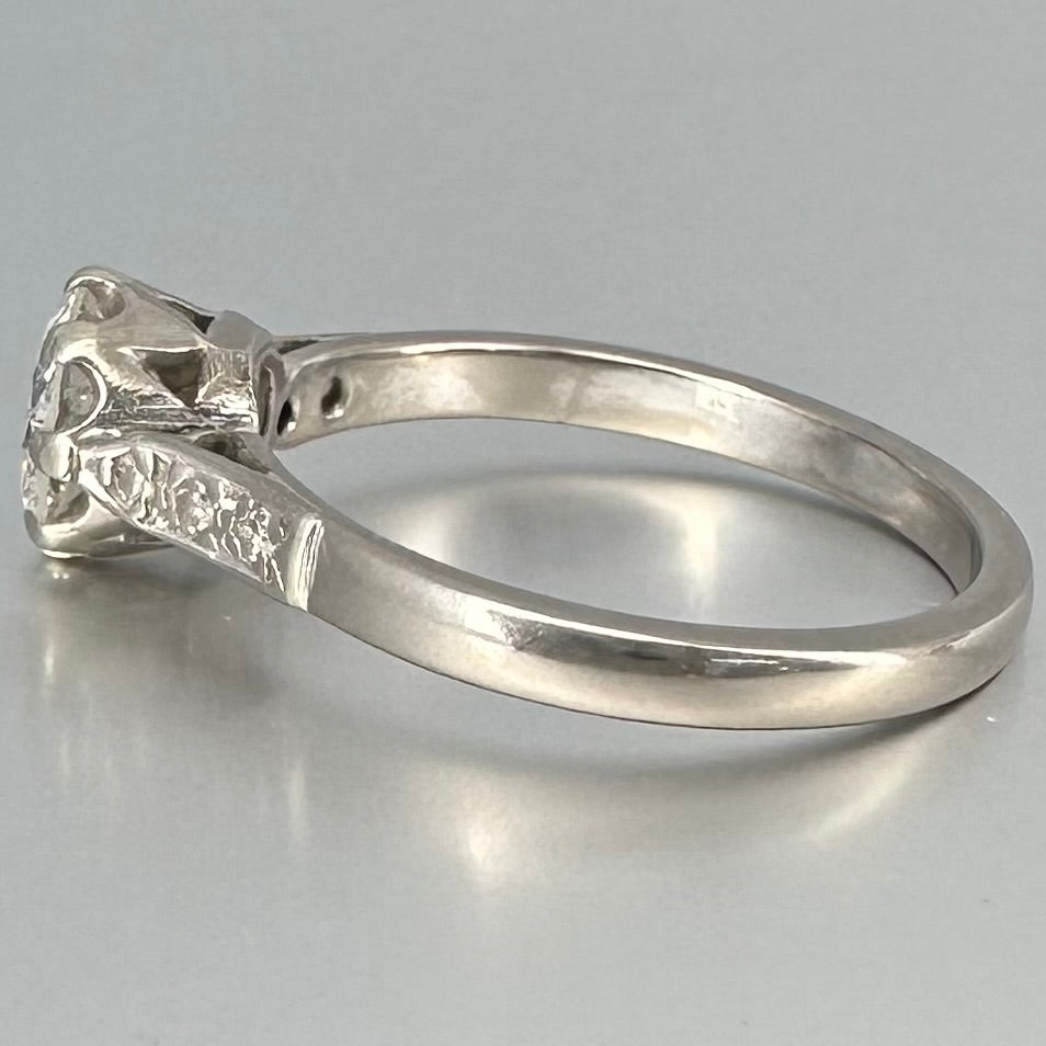 Antique 0.87 ct Diamond Solitaire Ring, 18 carat gold, K.5 / 5.5 Assessed by Gem-A Diamond Specialist